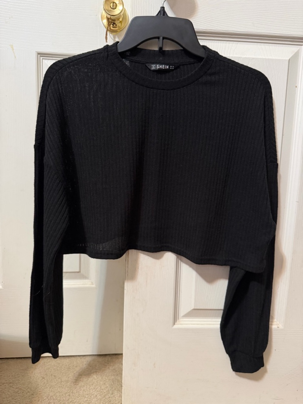 SHEIN Black Ribbed Cropped Long-Sleeve Tee